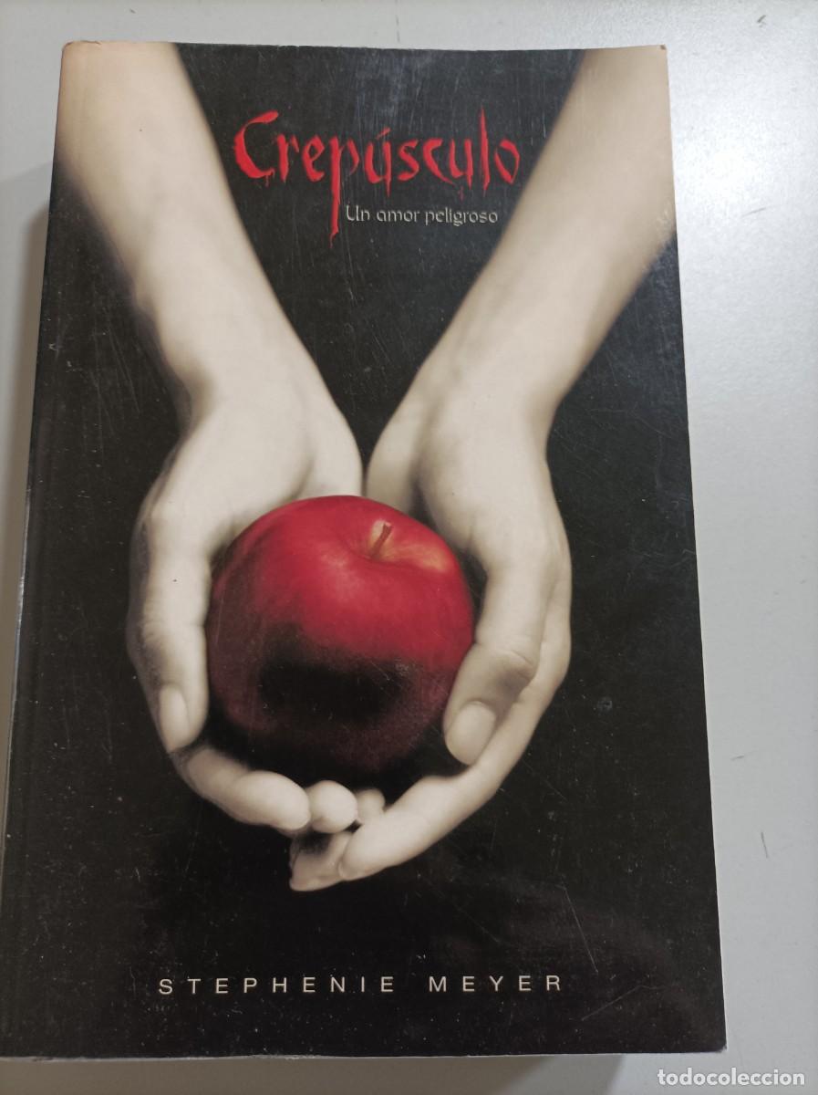 Libros de segunda mano: LIBRO DE NARRATIVA JUVENIL - CREP&Uacute;SCULO - STEPHENIE MEYER - Foto 1