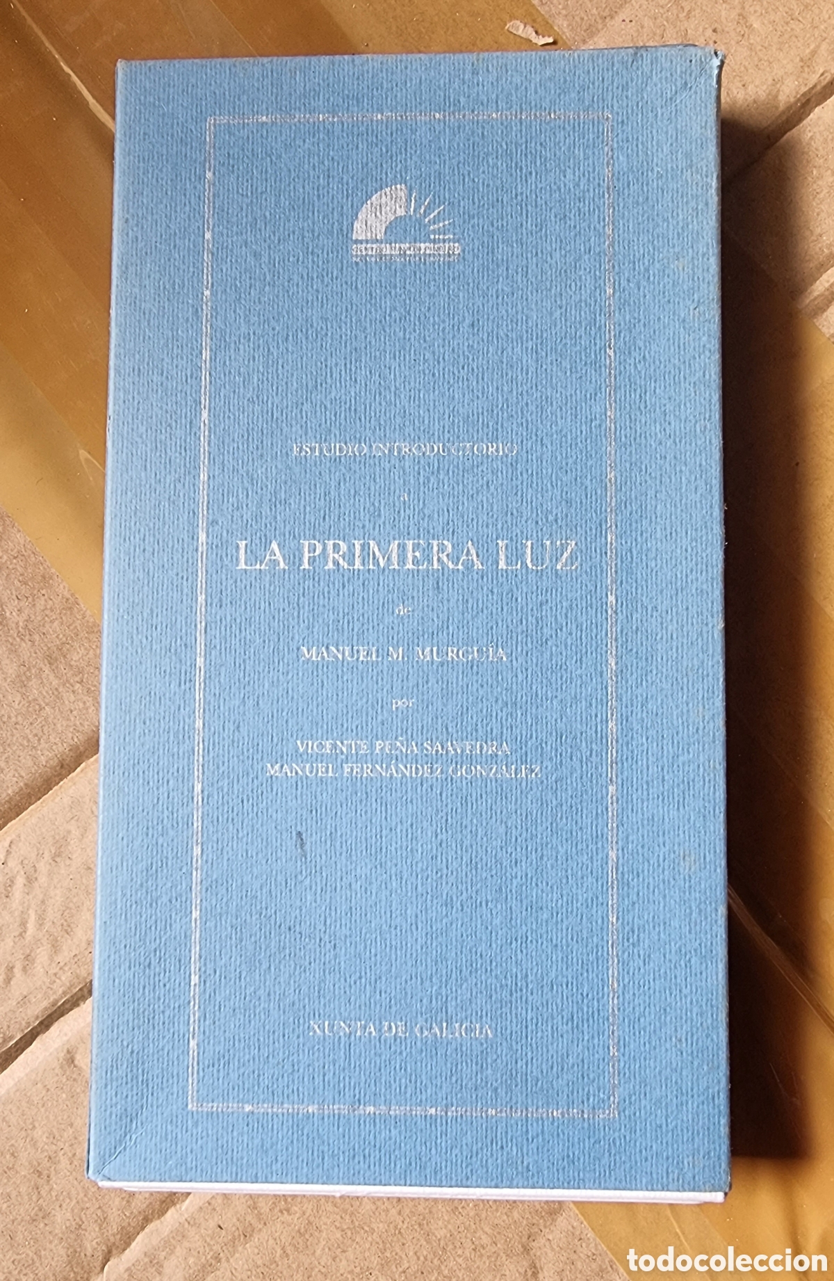 Libros de segunda mano: LA PRIMERA LUZ. Manuel MURGU&Iacute;A - Foto 1