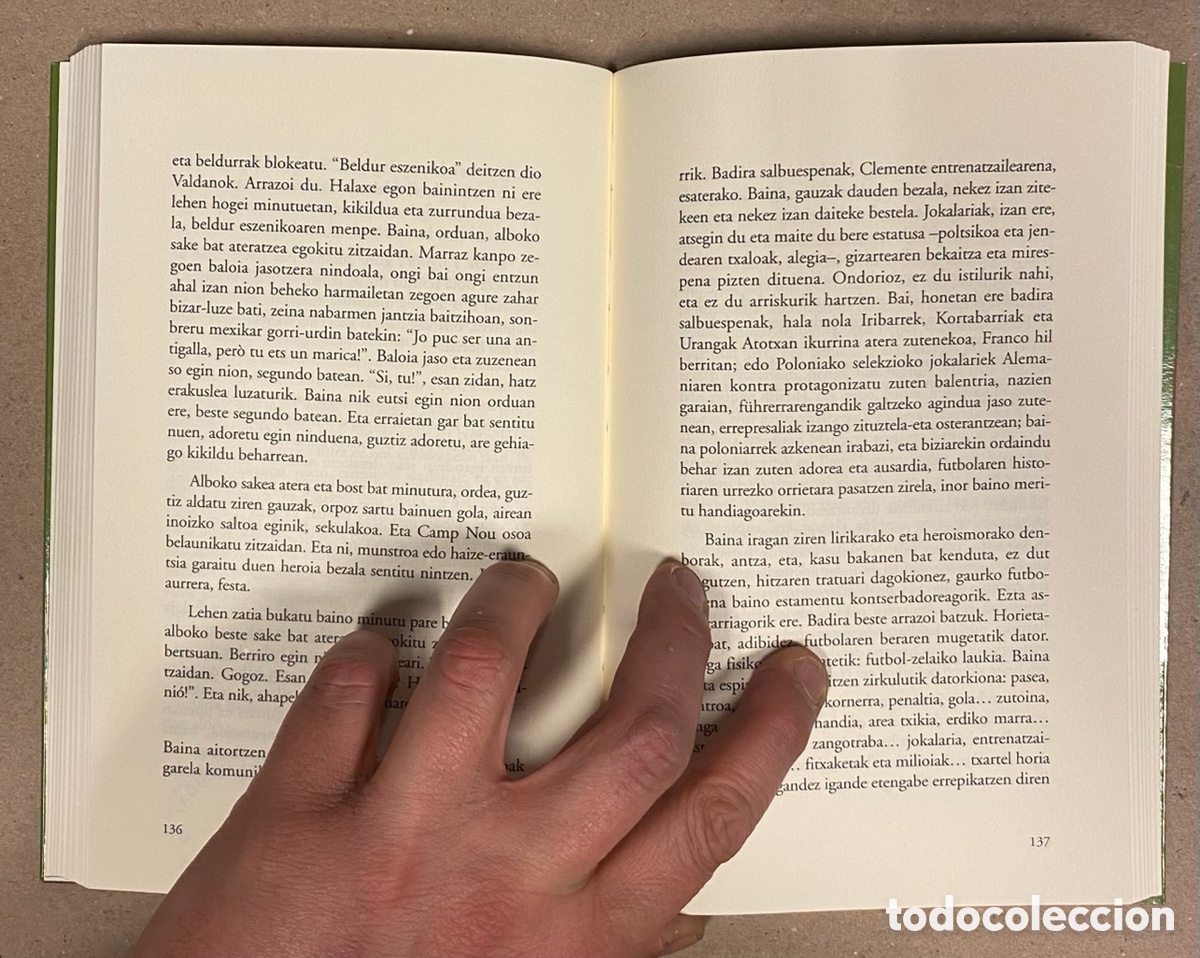 Libros de segunda mano: ODOLEAN NERAMAN. JOAN MARI IRIGOIEN. ELKAR ARGITALETXEA 2004. EUSKARAZ. - Foto 4