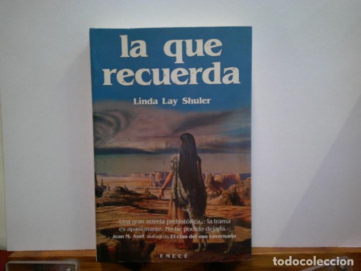 Libros de segunda mano: LA QUE RECUERDA. LINDA LAY SHULER. EDICIONES EMEC&Eacute;. - Foto 1