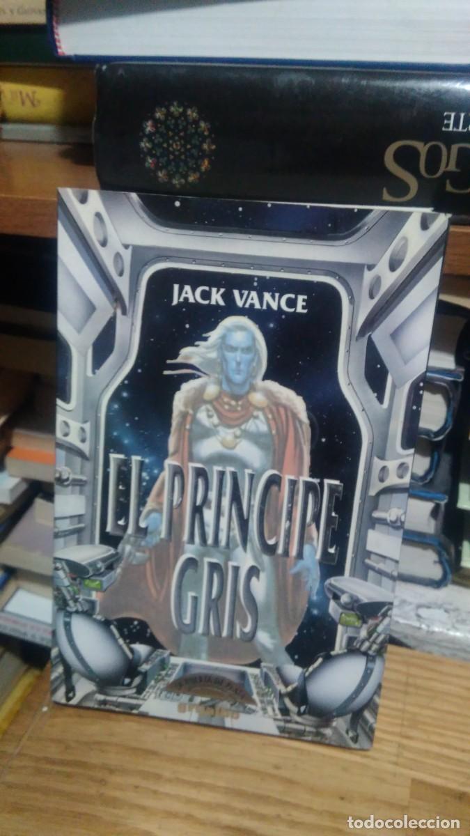 Libros de segunda mano: EL PR&Iacute;NCIPE GRIS, JACK VANCE, ED. GRIJALBO - Foto 1