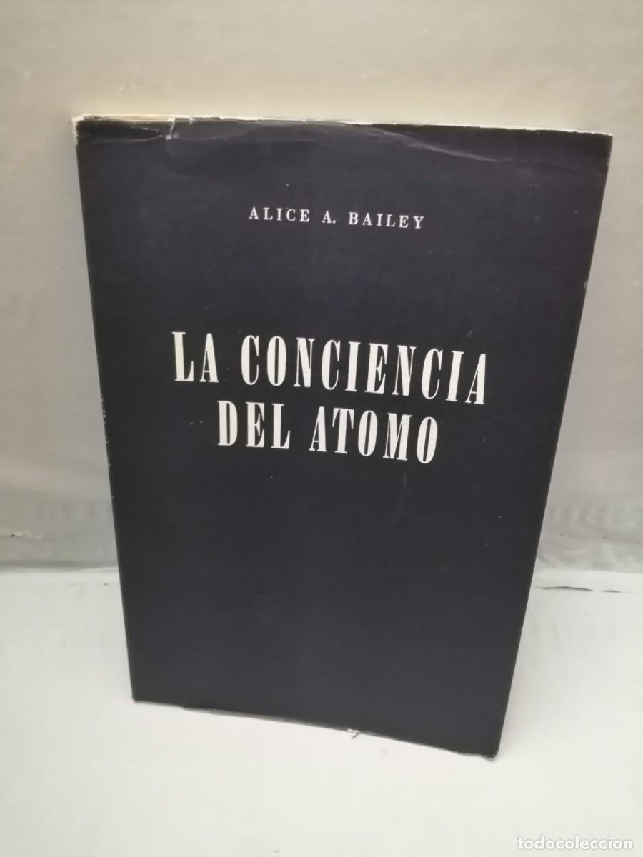 Libros de segunda mano: La conciencia del &aacute;tomo - Foto 1