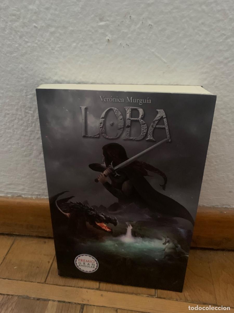 Libros de segunda mano: Loba, Ver&oacute;nica Murguia, Ed. SM - Foto 1