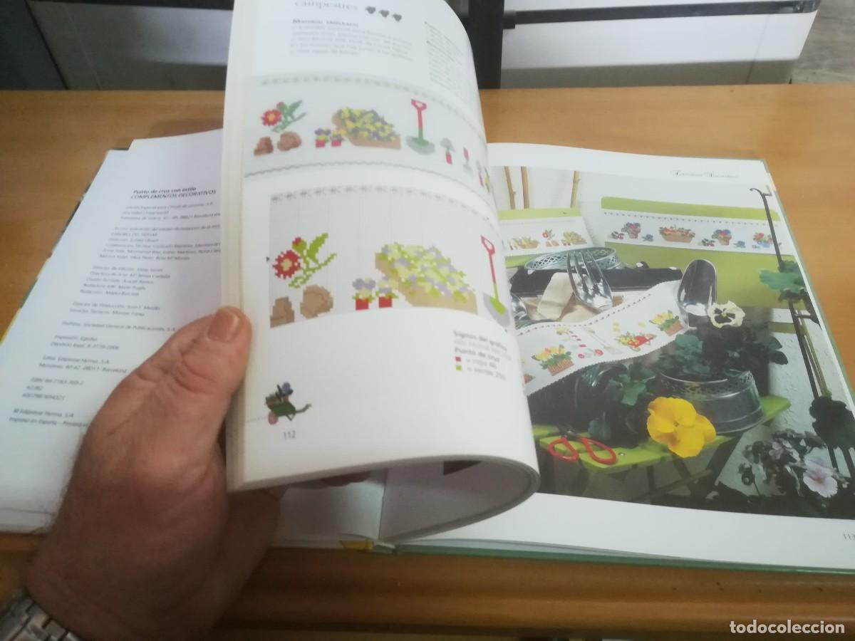 Libros de segunda mano: COMPLEMENTOS DECORATIVOS / CONS527GV / PUNTO CRUZ CON ESTILO / MODA LABORES HOGAR - Foto 8