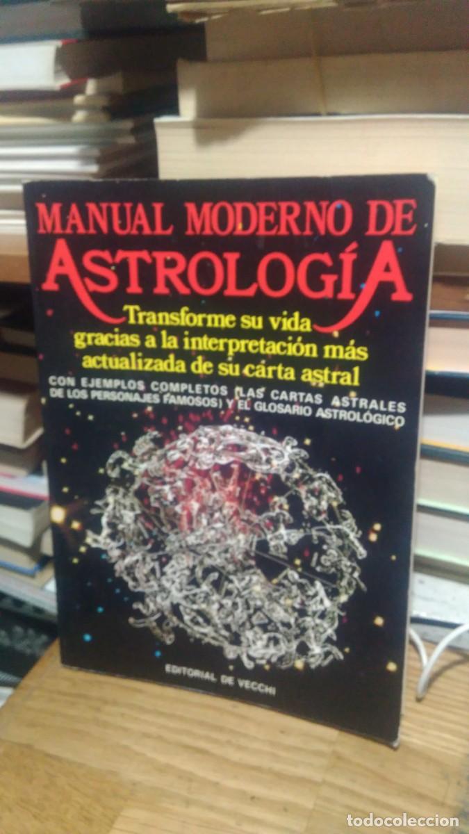 Libros de segunda mano: MANUAL MODERNO DE ASTROLOG&Iacute;A, ED. DE VECCHI - Foto 1