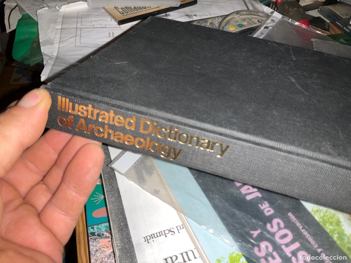 Gebrauchte B&uuml;cher: ILLUSTRATED DICTIONARY OF ARCHAEOLOGY. Diccionari arqueologia