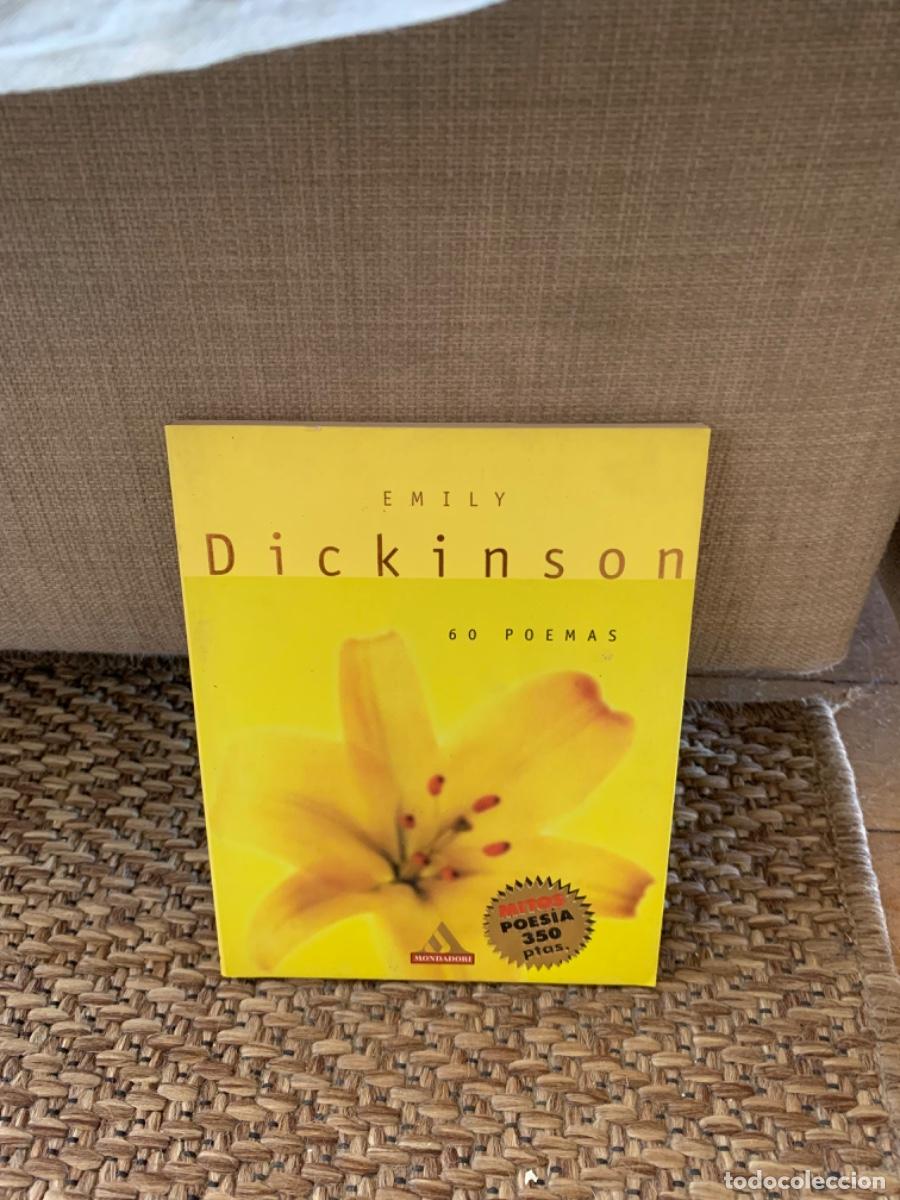 Libros de segunda mano: EMILY DICKINSON, 60 POEMAS , MONDADORI - Foto 1