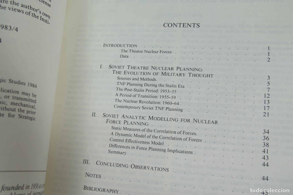 Libros de segunda mano: SOVIET THEATRE NUCLEAR FORCES. MEYER. ADELPHI PAPERS. 2 TOMOS - Foto 2