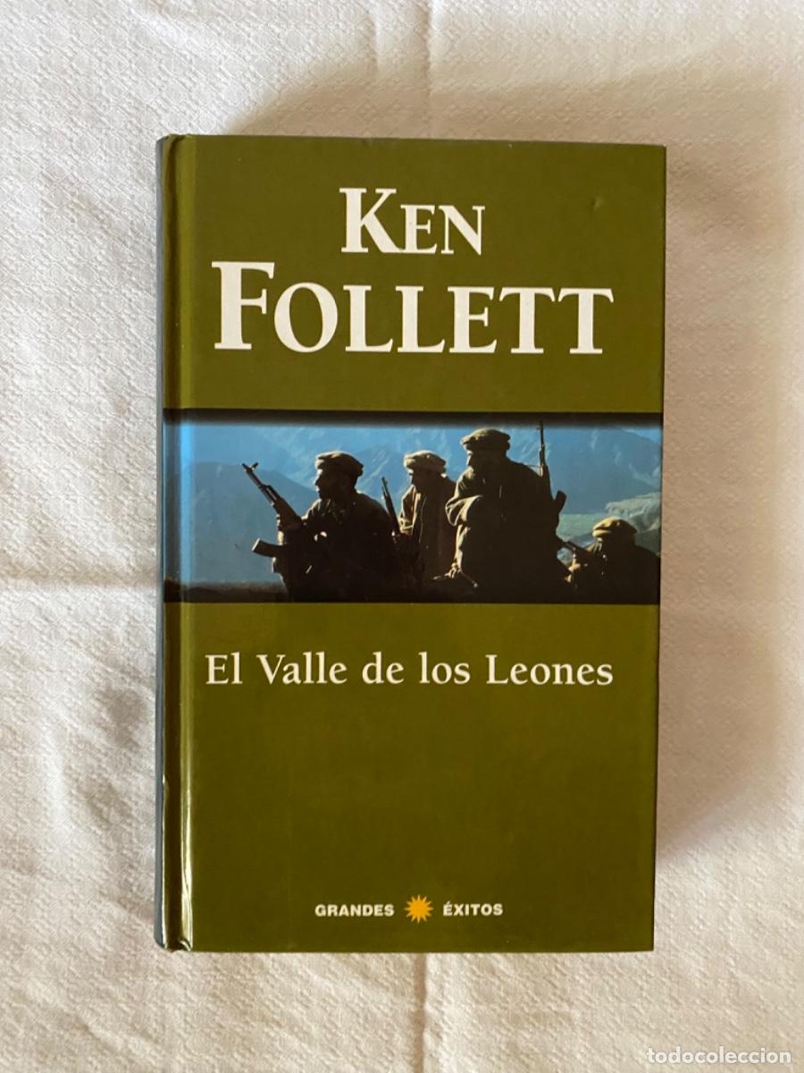 Libros de segunda mano: El valle de los leones, Ken Follet, ed. Grandes &Eacute;xitos. - Foto 1