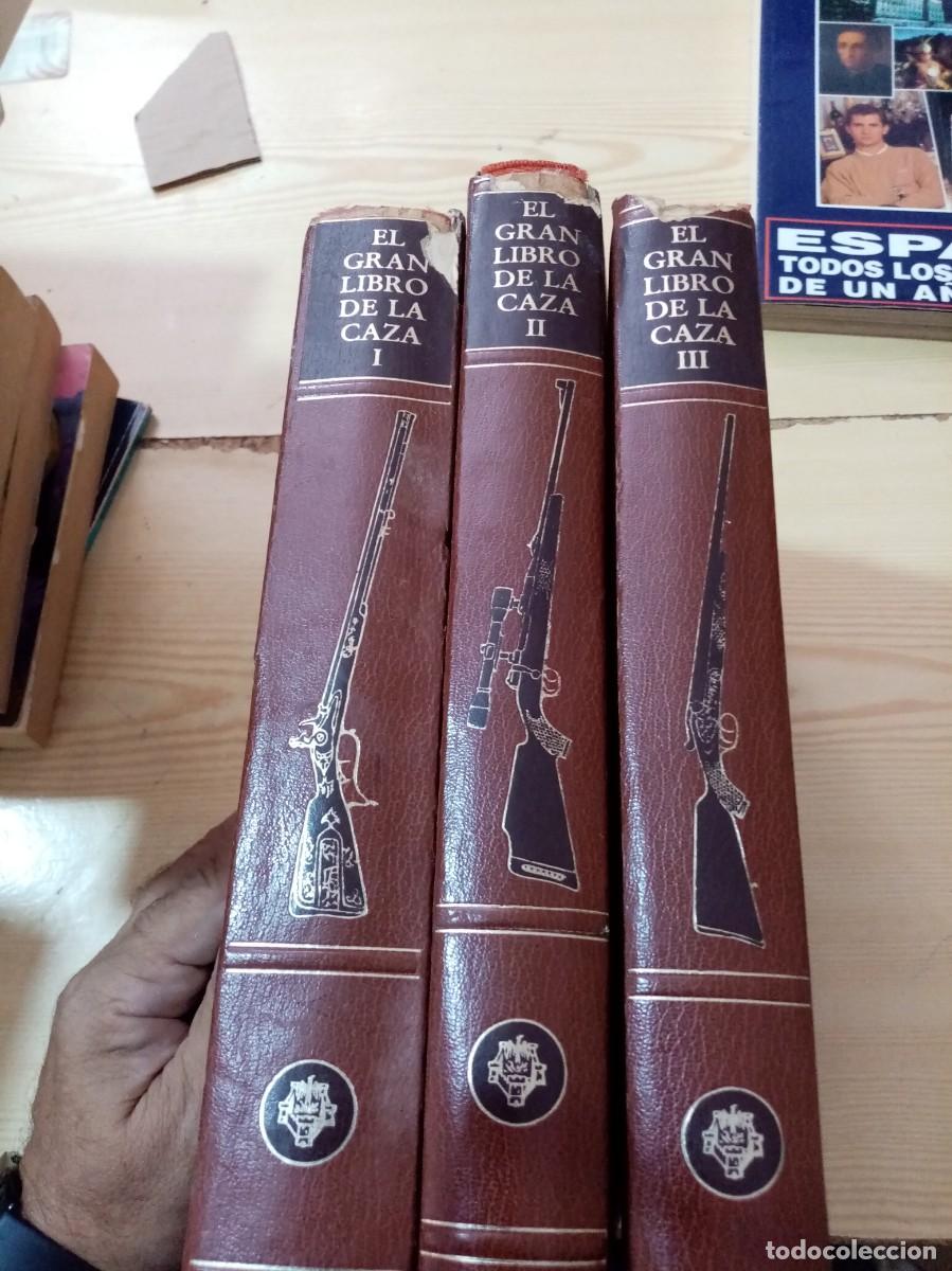 Libros de segunda mano: EL GRAN LIBRO DE LA CAZA. DESLUCIDO. EST11B4 - Foto 1