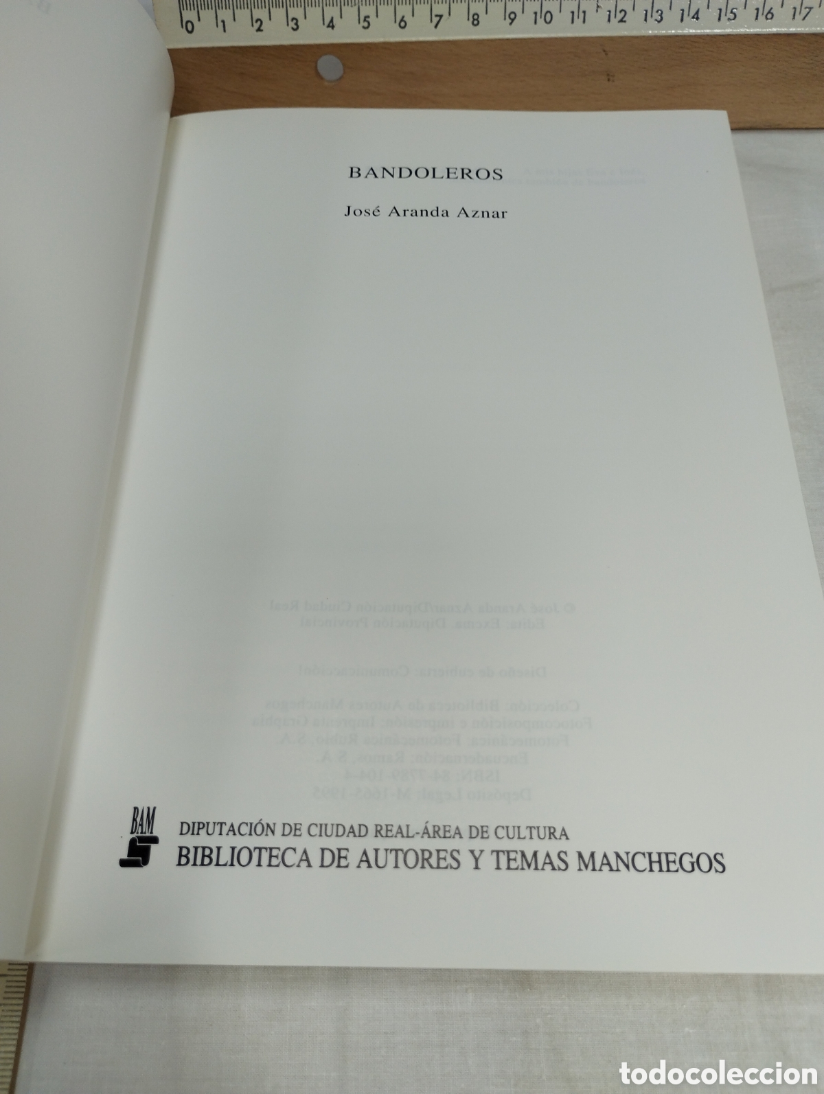 Libros de segunda mano: Bandoleros. Jos&eacute; Aranda, 1995 - Foto 2