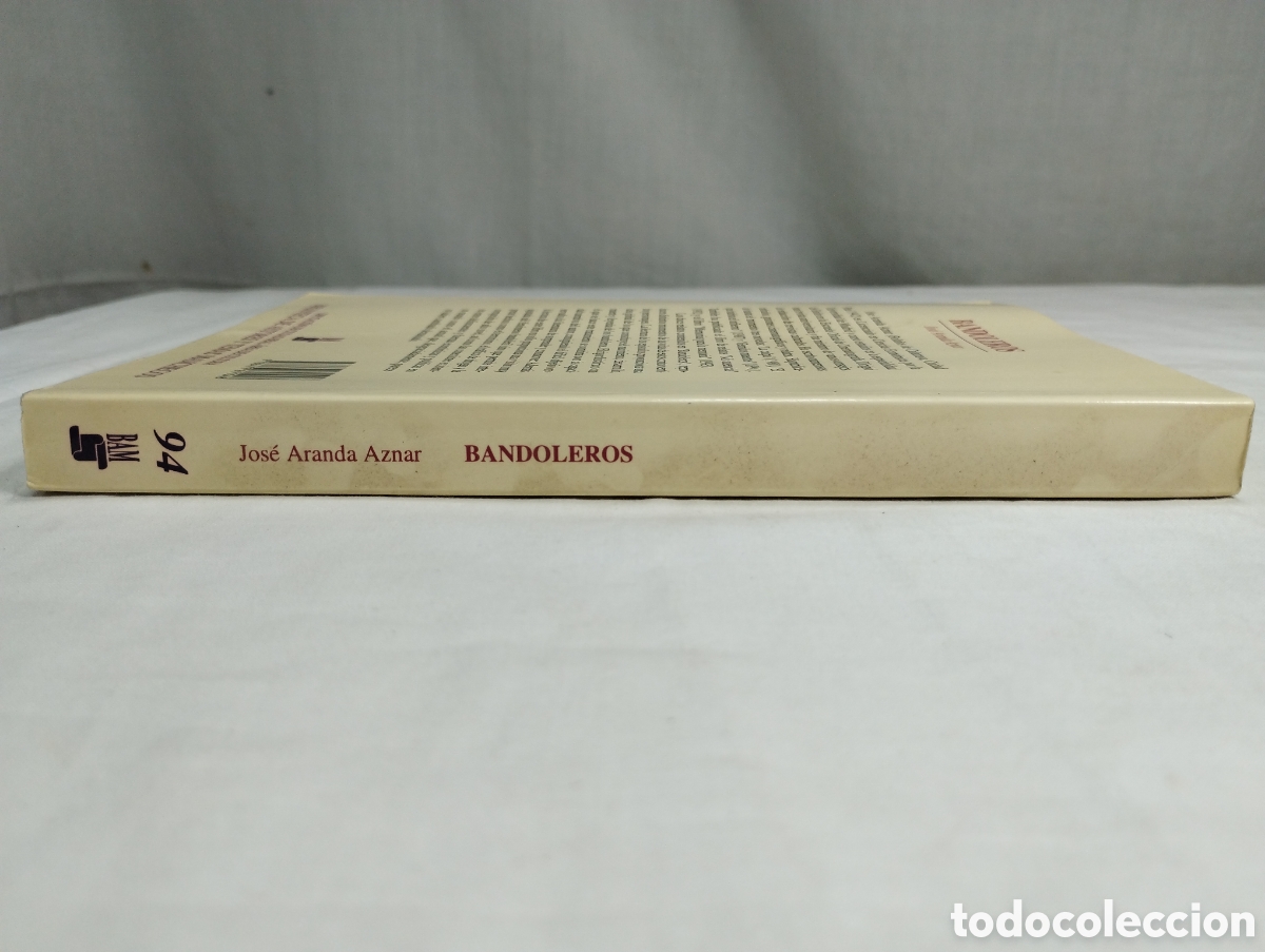 Libros de segunda mano: Bandoleros. Jos&eacute; Aranda, 1995 - Foto 3