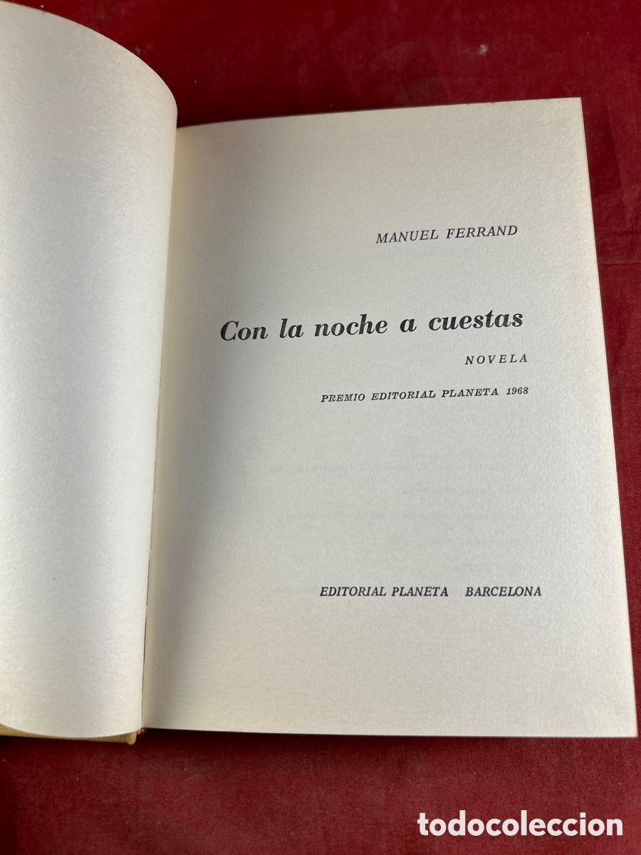 Libros de segunda mano: Con la noche a cuestas - Foto 2