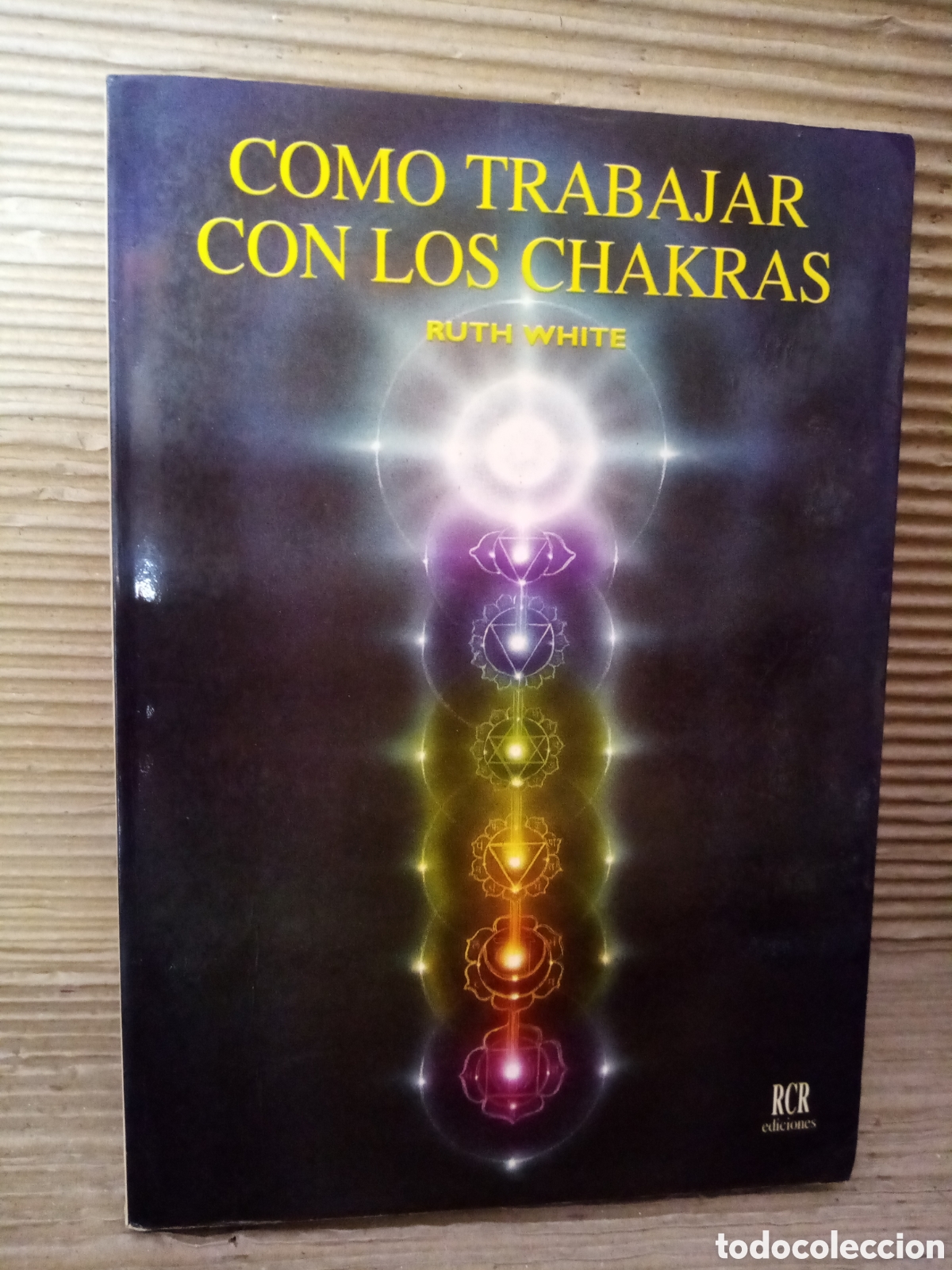Libros de segunda mano: Como trabar con los chakras -Ruth White- - Foto 1