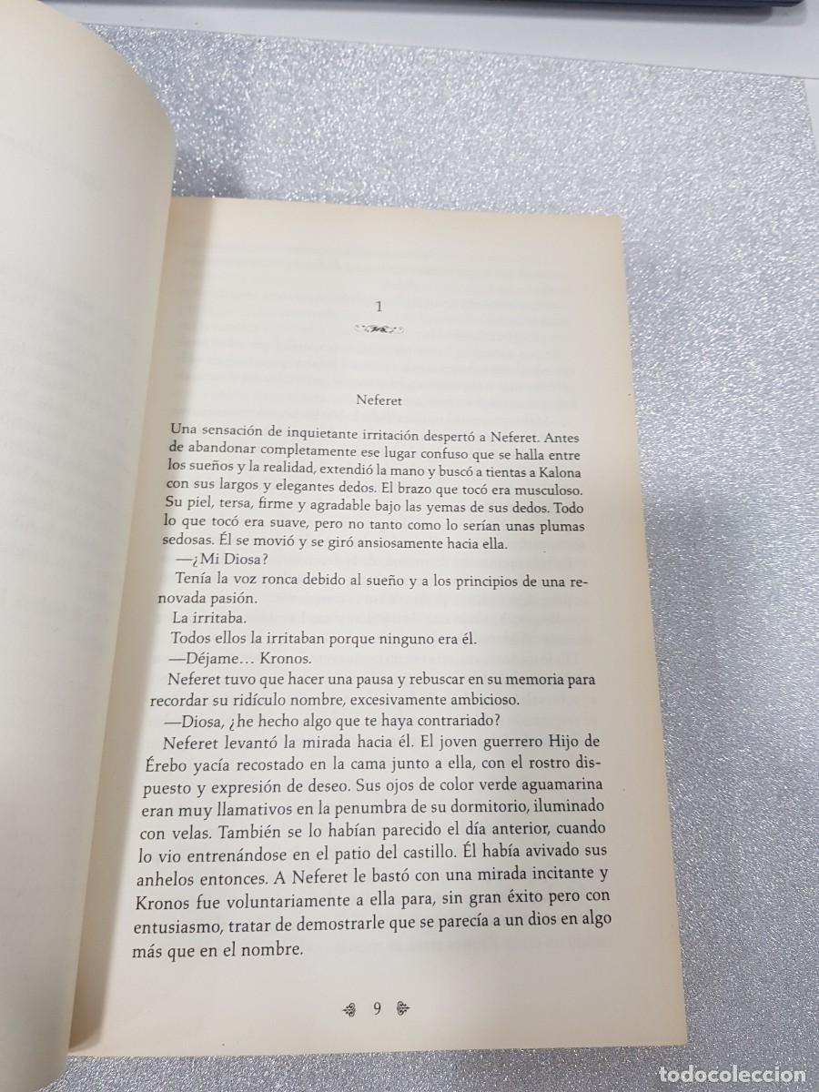 Libros de segunda mano: RENACIDA P. C. CAST Y KRISTIN CAST - Foto 2