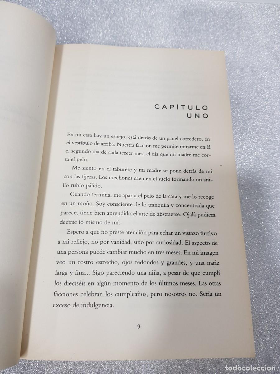 Libros de segunda mano: DIVERGENTE VERONICA ROTH - Foto 2