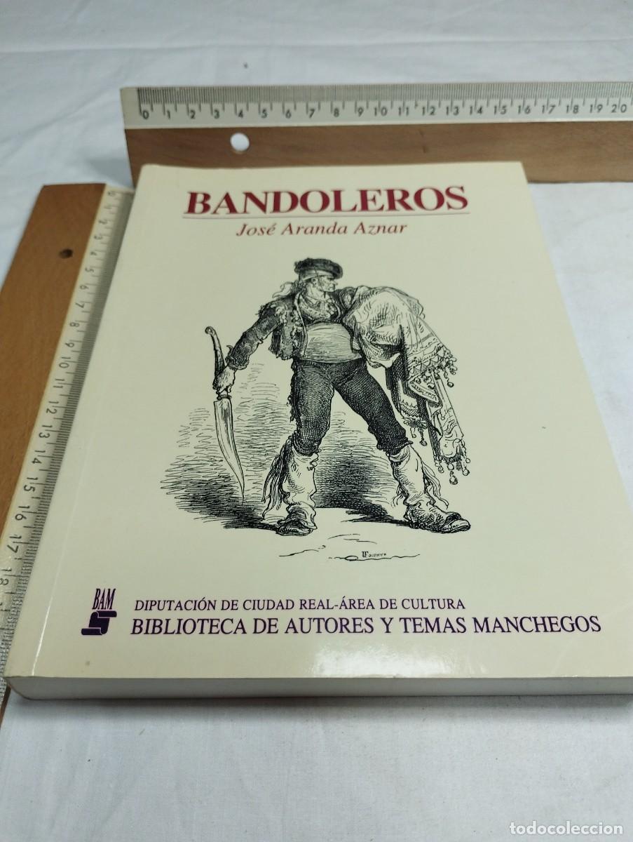 Libros de segunda mano: Bandoleros. Jos&eacute; Aranda, 1995 - Foto 1