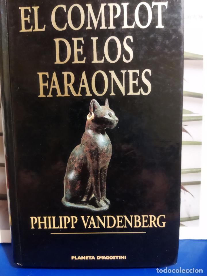 Libros de segunda mano: El complot de los faraones - Foto 1