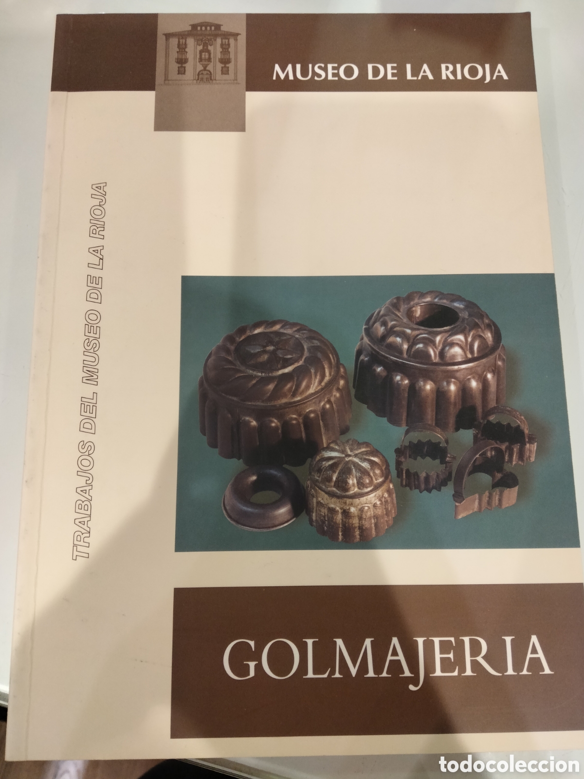 Second hand books: Golmajeria