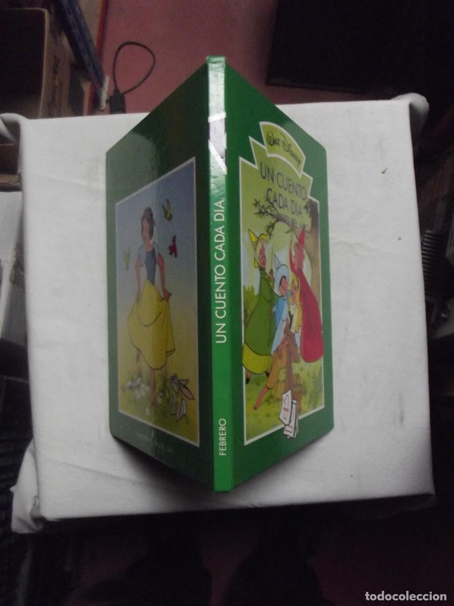 Libros de segunda mano: UN CUENTO CADA DIA FEBRERO WALT DISNEY - Foto 2