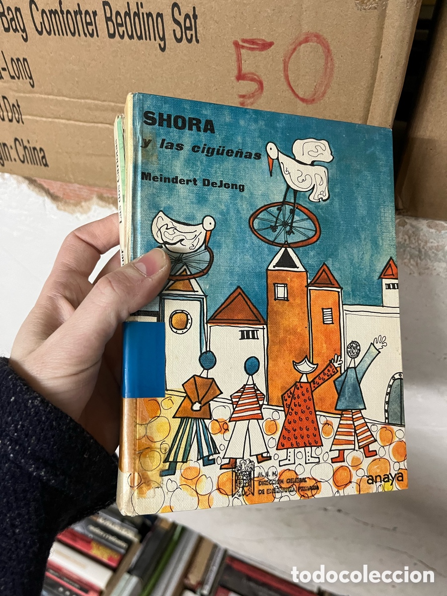 Libros de segunda mano: Caja50 SHORA las cig&uuml;e&ntilde;as Meindert DeJong - Foto 1