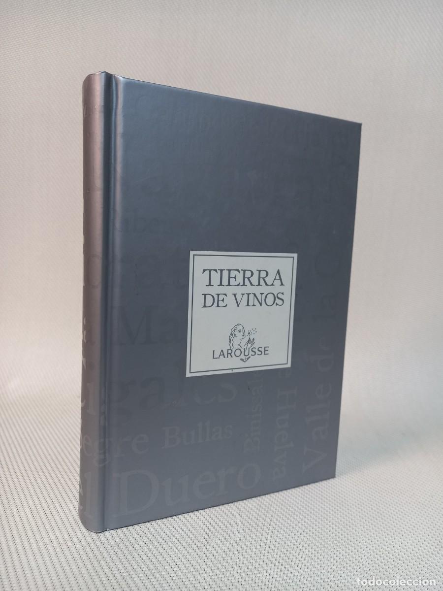 Libros de segunda mano: Tierra de vinos. Larousse. 2004 - Foto 1