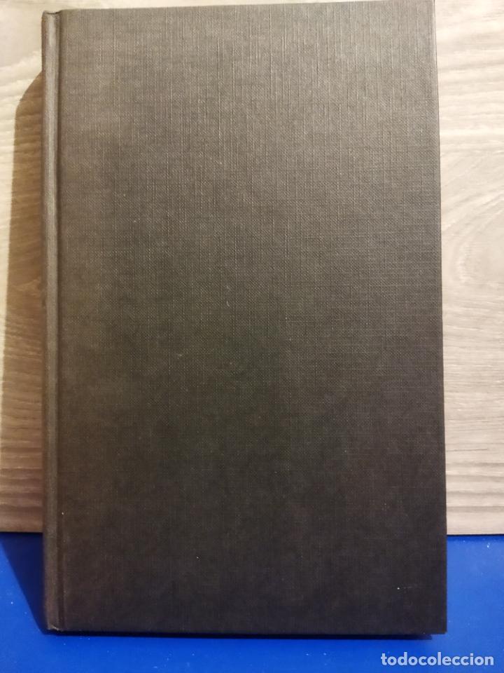 Libros de segunda mano: Los c&aacute;taros - Foto 1