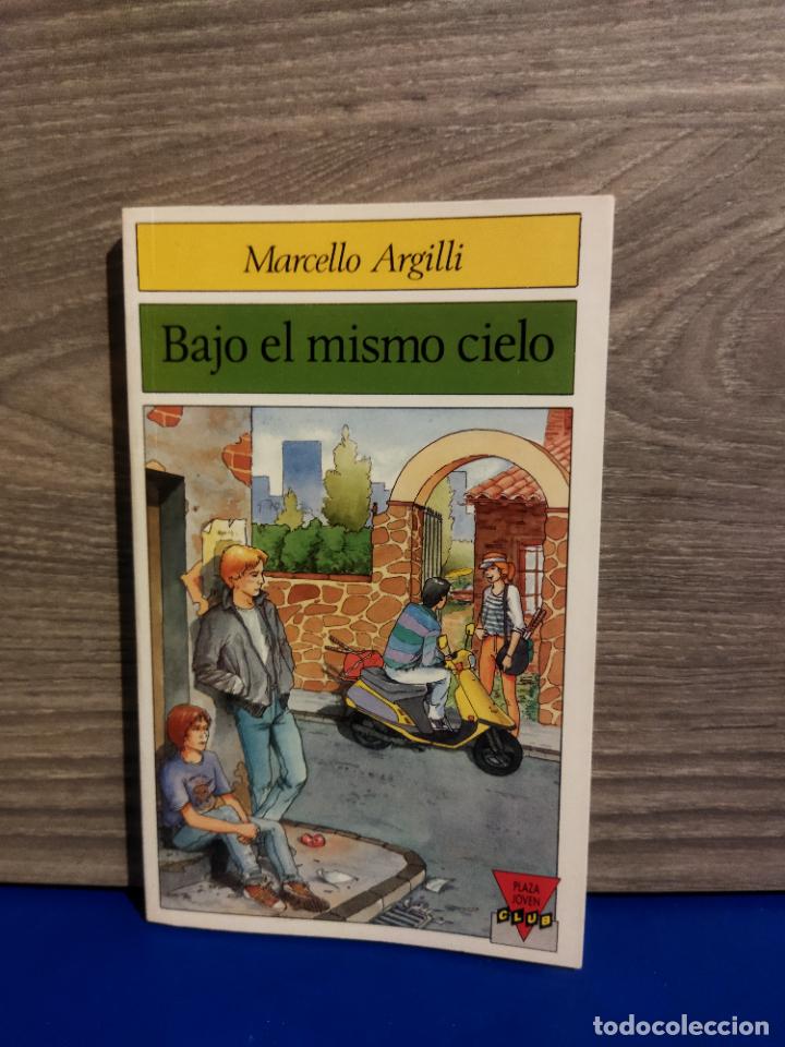Libros de segunda mano: Bajo el mismo cielo - Foto 1