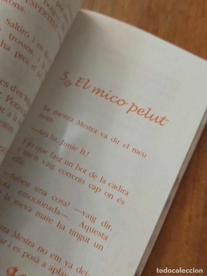 Libros de segunda mano: JUNIE B. JONES I EL GERMANET MICO PELUT - CATALA - Foto 5