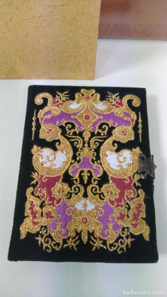 Libros de segunda mano: FACSIMIL DEL LIBRO DE HORAS DEL OBISPO MORGADES. ED MILLENNIUM - - Foto 2
