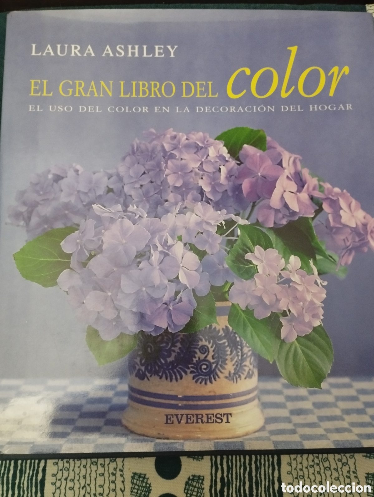 Libros de segunda mano: El gran libro del color. Laura Ashley - Foto 1