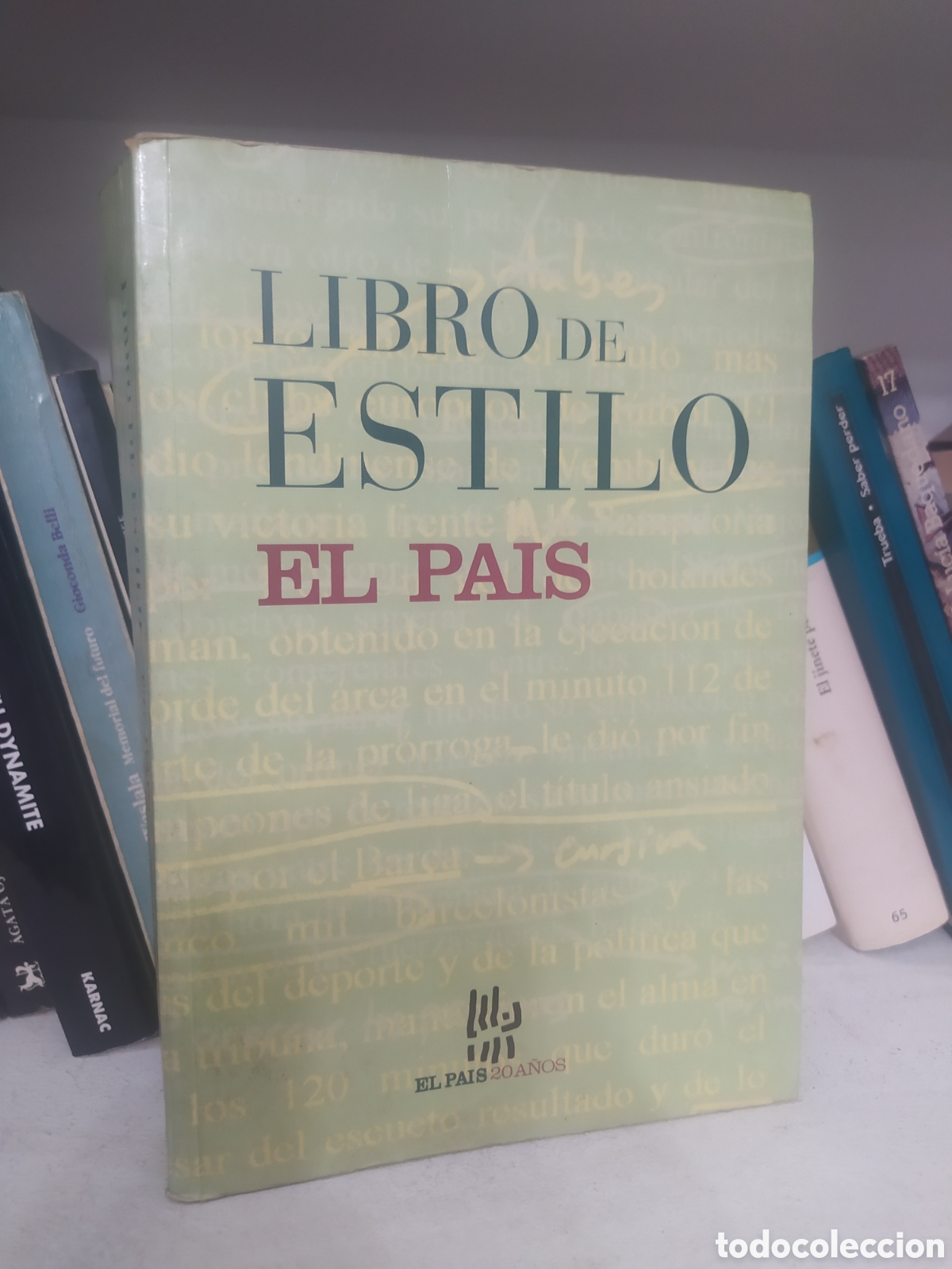 Libros de segunda mano: Libro de estilo de El Pa&iacute;s.