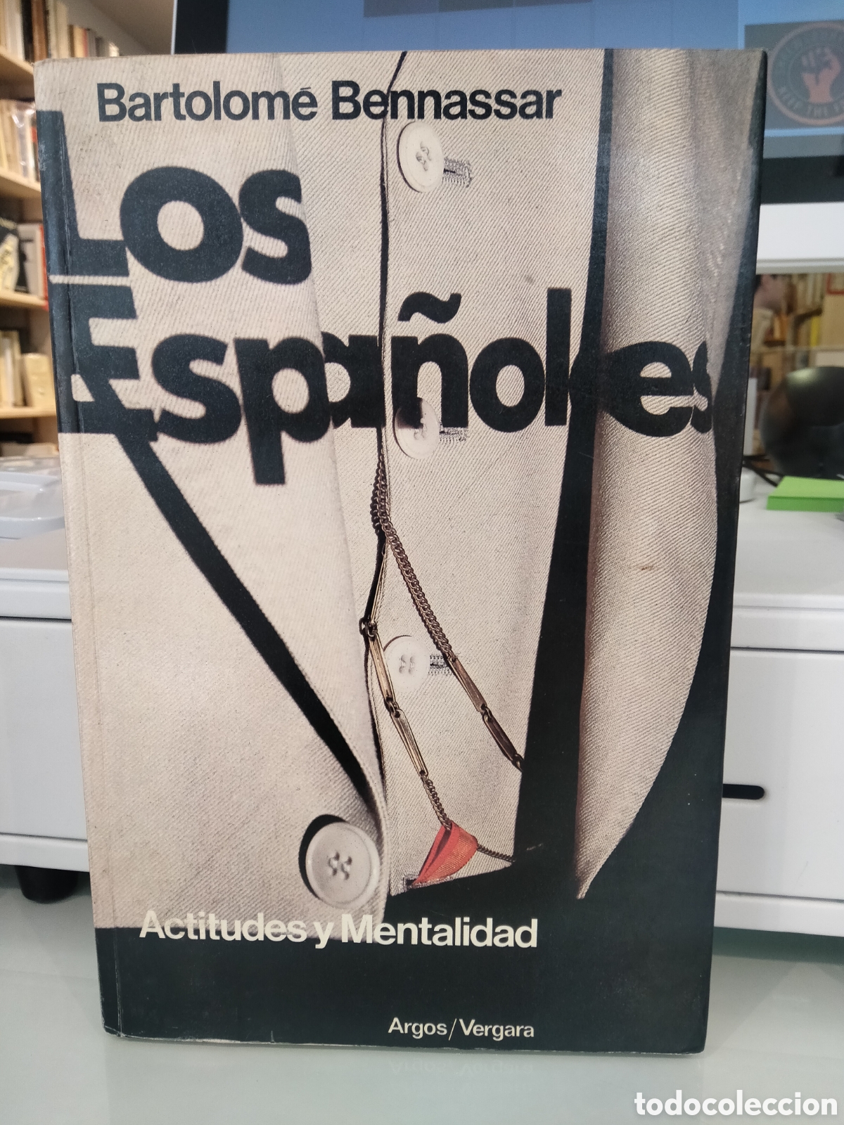 Libros de segunda mano: Los espa&ntilde;oles actitudes y mentalidad - Bartolom&eacute; Bennassar - Foto 1