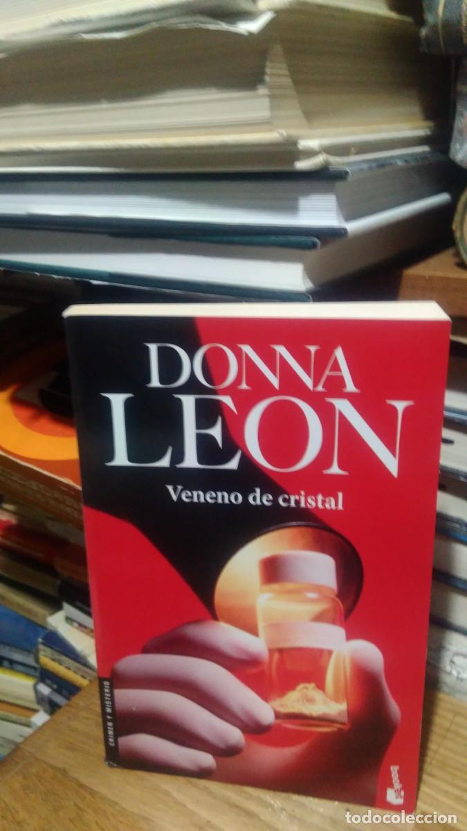 Libros de segunda mano: DONNA LEON, VENENO DE CRISTAL, ED. BOOKET - Foto 1