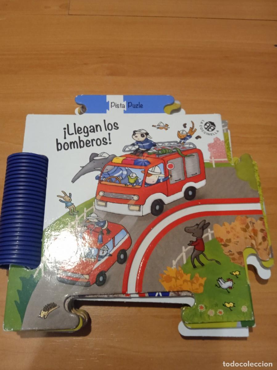 Libros de segunda mano: M-70 LIBRO LLEGAN LOS BOMBEROS PISTA PUZLE - Foto 1