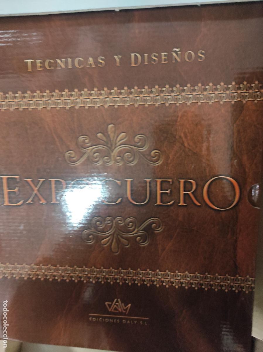 Libros de segunda mano: T&Eacute;CNICAS Y DISE&Ntilde;OS EXPOCUERO (TALABARTERO) 4 TOMOS + CD (OBRA COMPLETA) - Foto 1