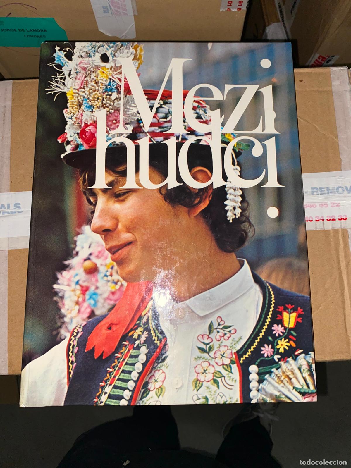 Libros de segunda mano: Mezi hudci: slavnosti lidov&yacute;ch p&iacute;sn&iacute; a tanc v Cech&aacute;ch a na Morave Frolec, V&aacute;clav Moravia Festival Mu