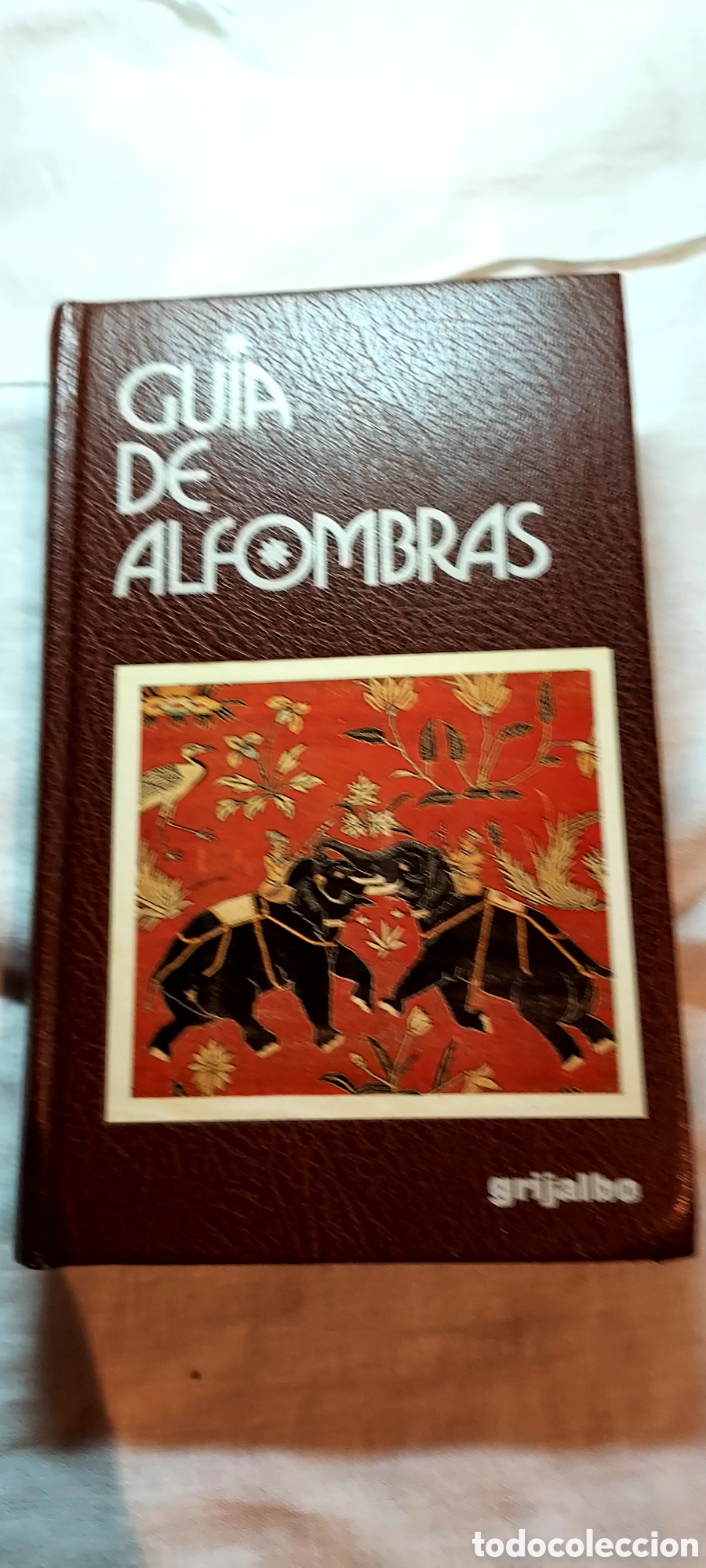 Libros de segunda mano: GUIA DE ALFOMBRAS.GIOVANNI CURATOLA.GRIJALBO 1983