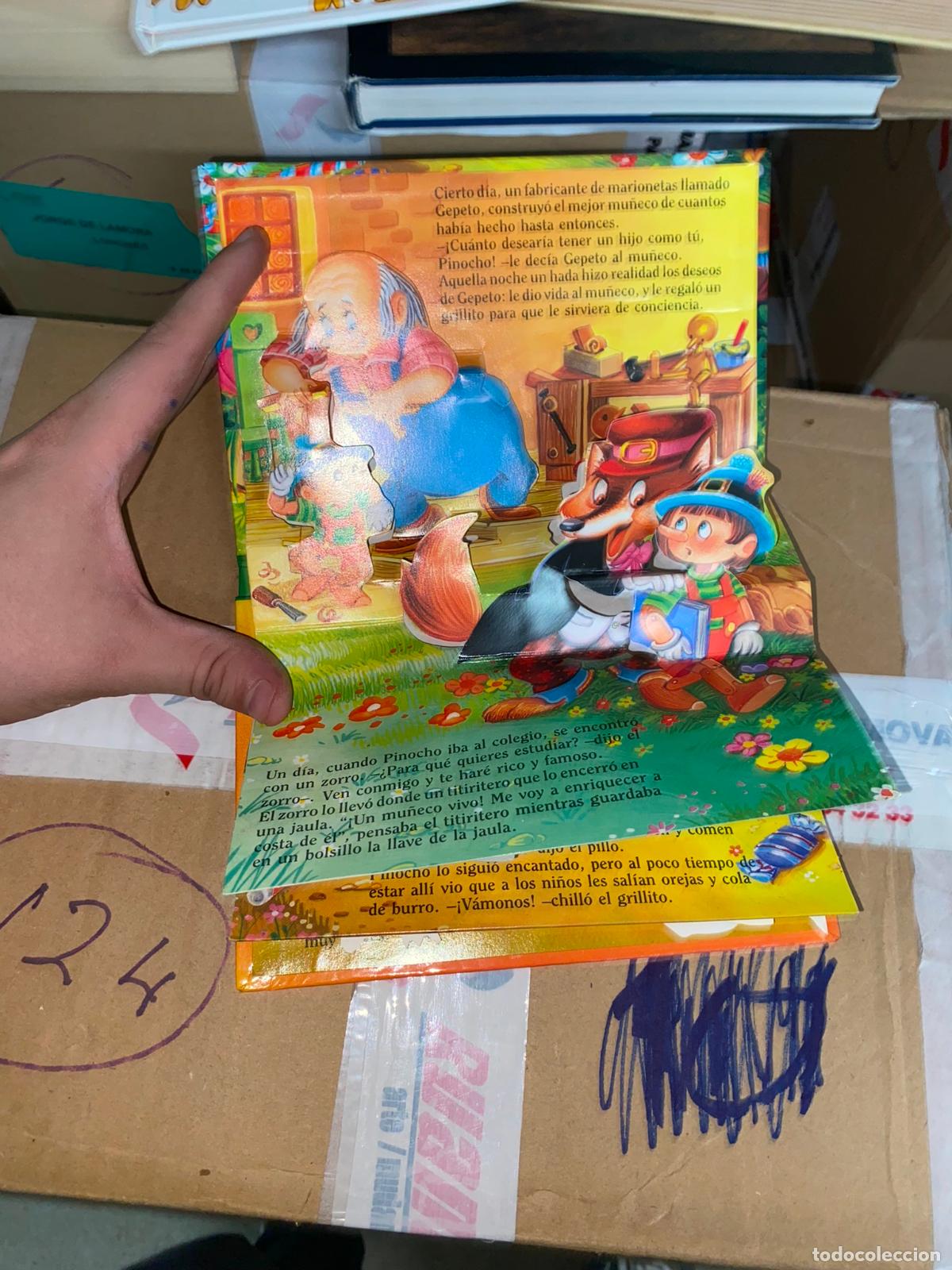 Libros de segunda mano: Pinocho - pop up libro - Foto 2