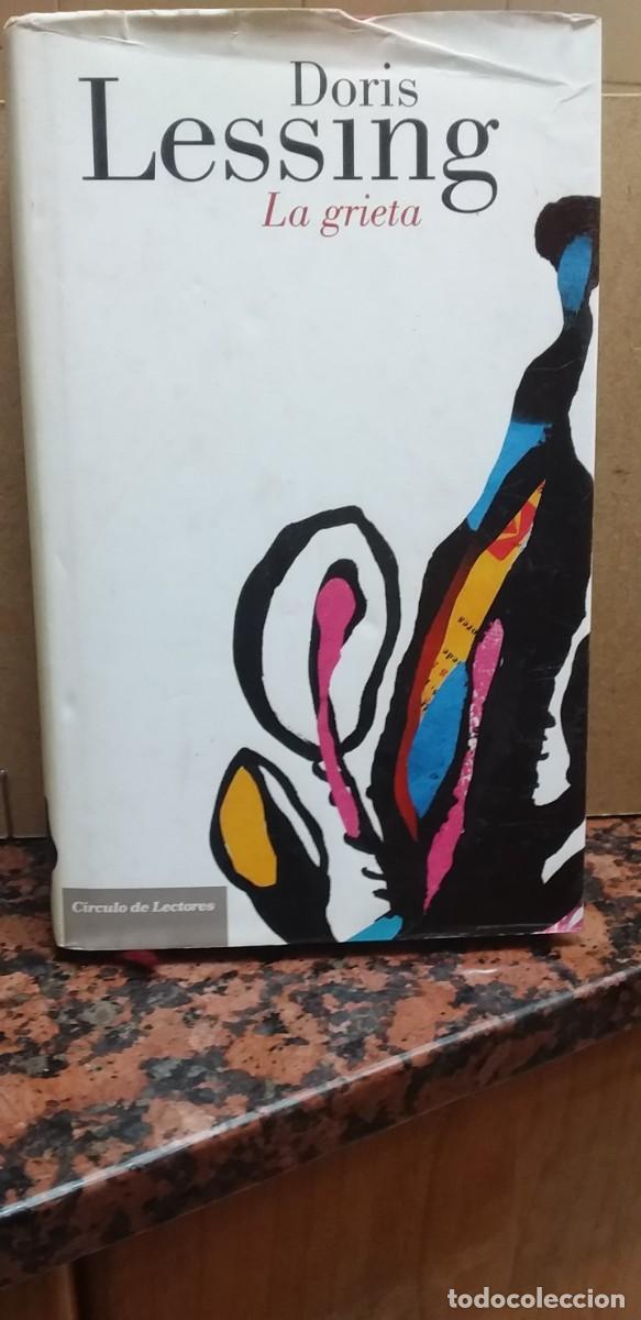 Libros de segunda mano: LA GRIETA - DORIS LESSING - CIRCULO 2007 - Foto 1