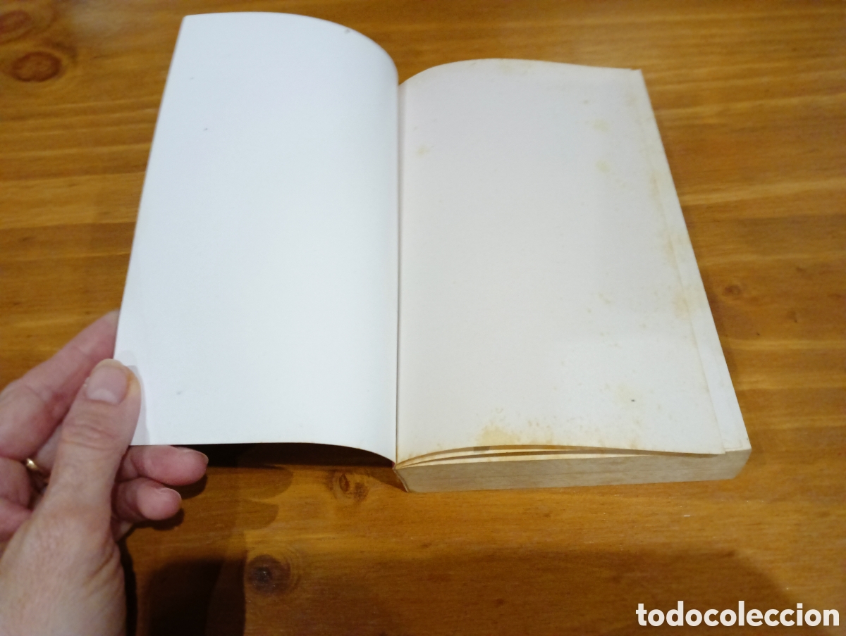 Libros de segunda mano: Muerte de un extra&ntilde;o - Foto 2