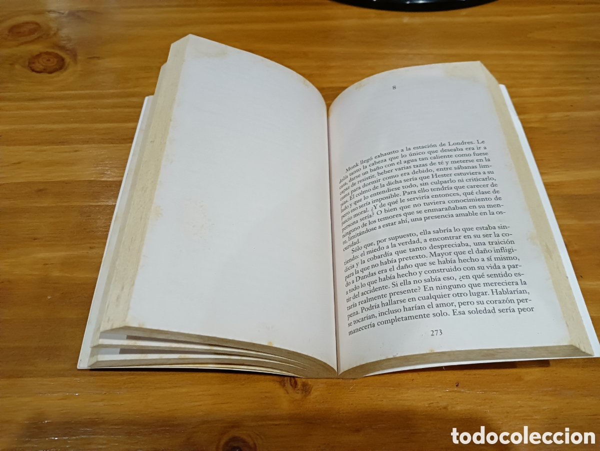 Libros de segunda mano: Muerte de un extra&ntilde;o - Foto 4