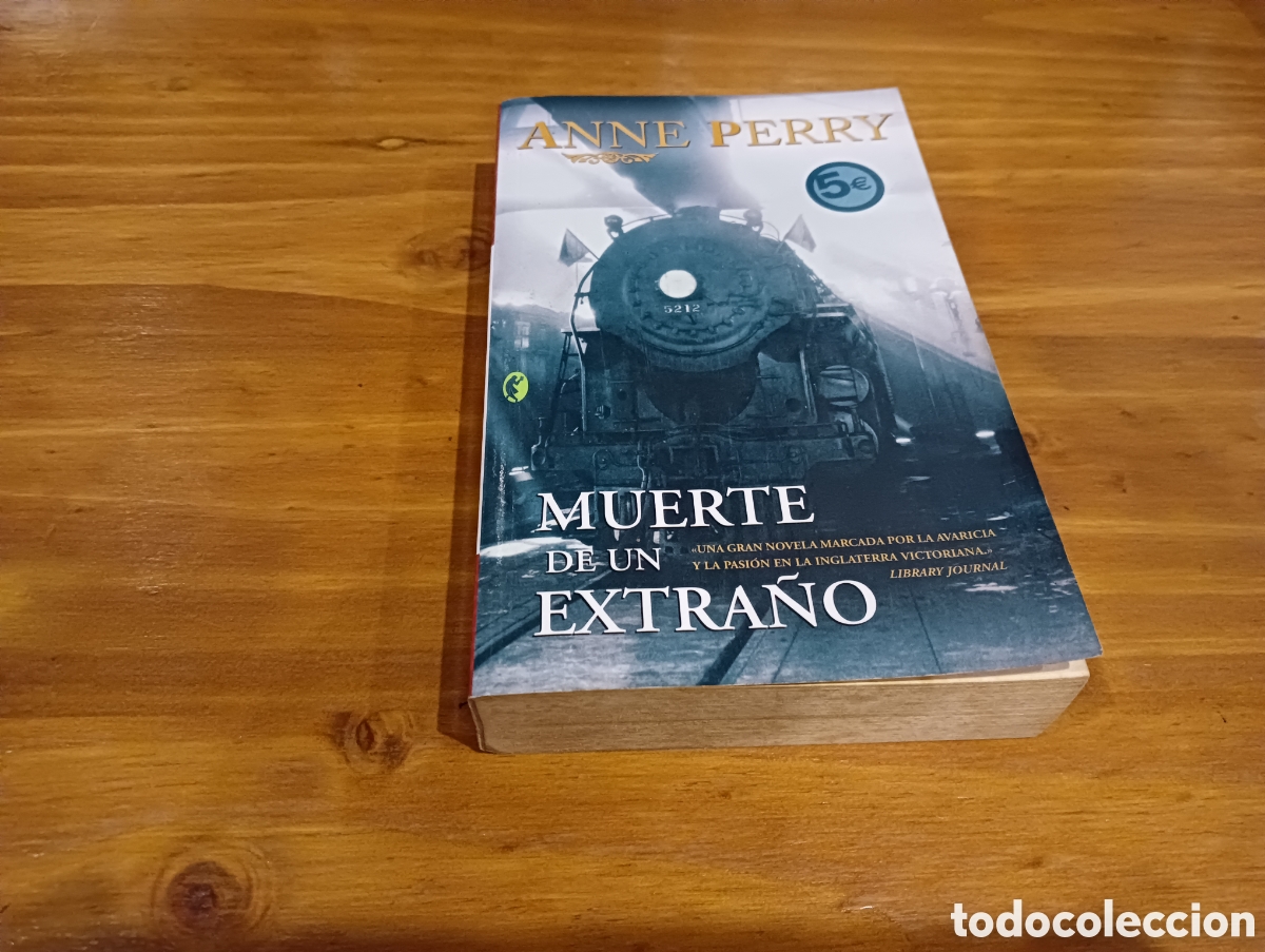 Libros de segunda mano: Muerte de un extra&ntilde;o - Foto 1