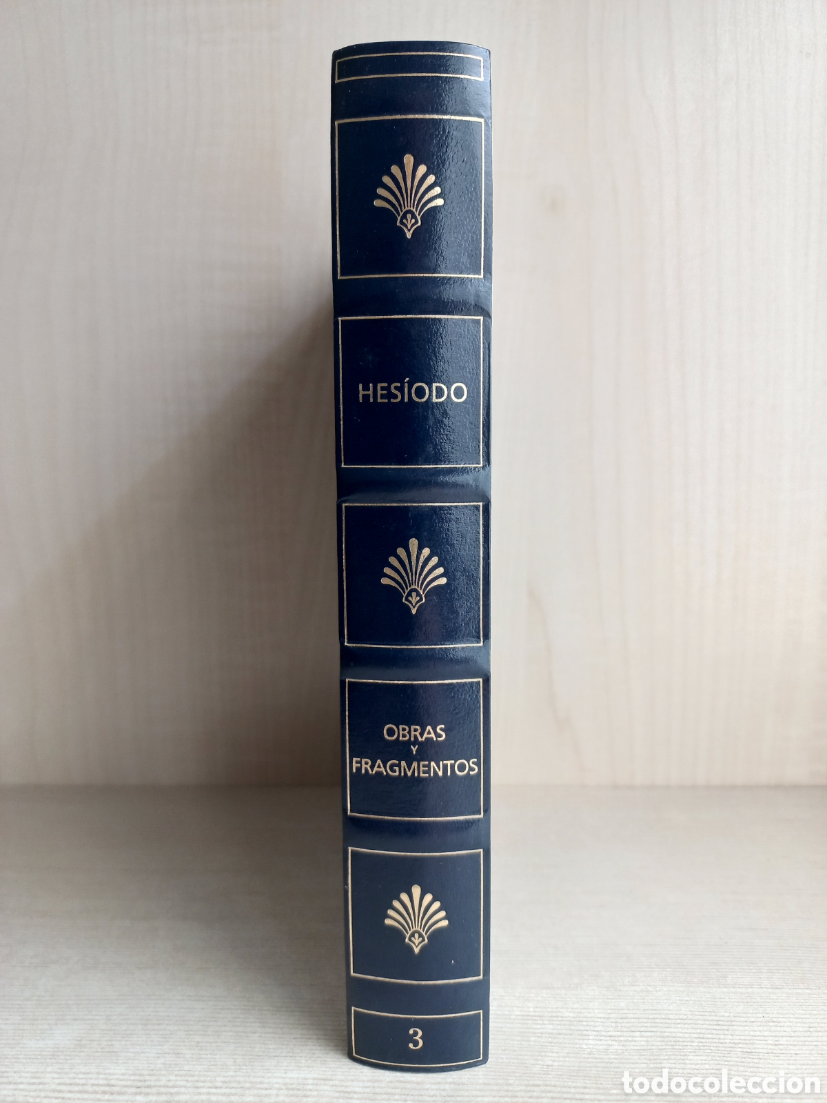 Libros de segunda mano: Hes&iacute;odo. Obras y Fragmentos. Gredos, 2006. - Foto 2