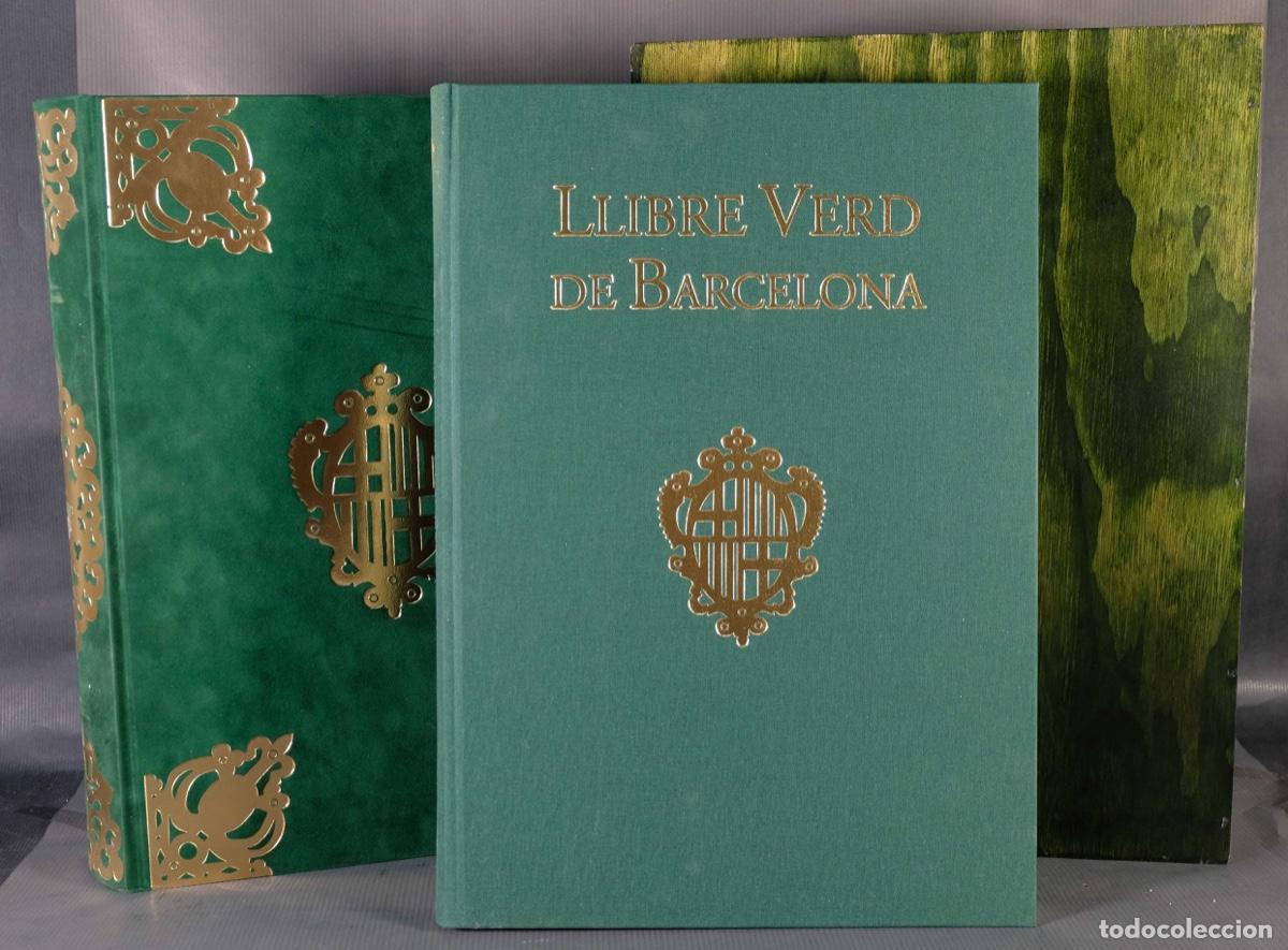 Libros de segunda mano: Llibre Verd de Barcelona - Edici&oacute;n facs&iacute;mil - Editorial Base 2004 - Foto 1