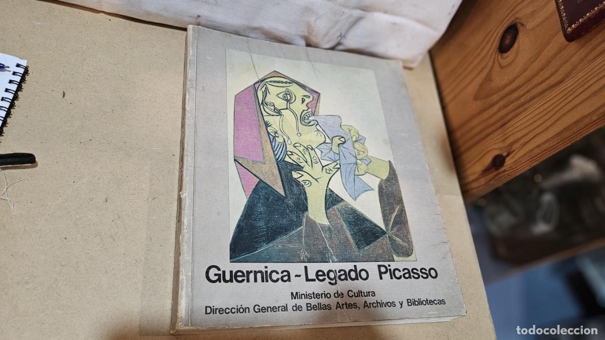 Libros de segunda mano: libro del gernica picasso - Foto 1