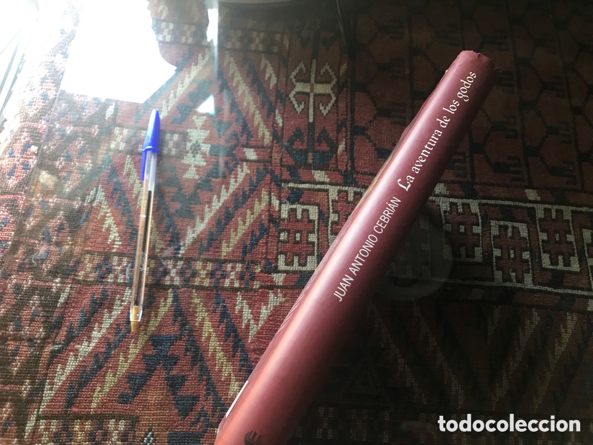 Libros de segunda mano: Las aventuras de los godos. Juan Antonio Cebri&aacute;n. C&iacute;rculo de lectores. - Foto 2
