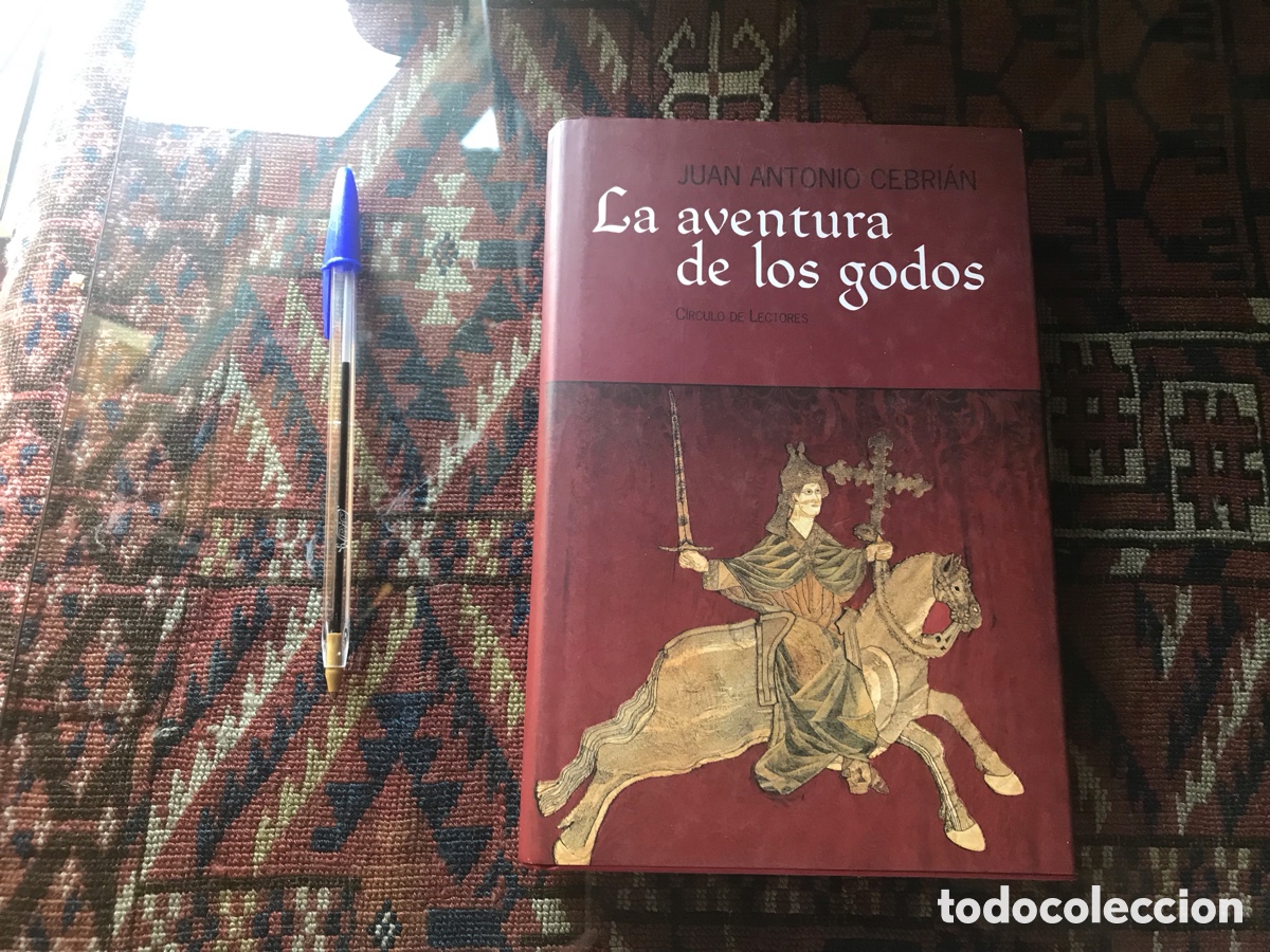 Libros de segunda mano: Las aventuras de los godos. Juan Antonio Cebri&aacute;n. C&iacute;rculo de lectores. - Foto 1