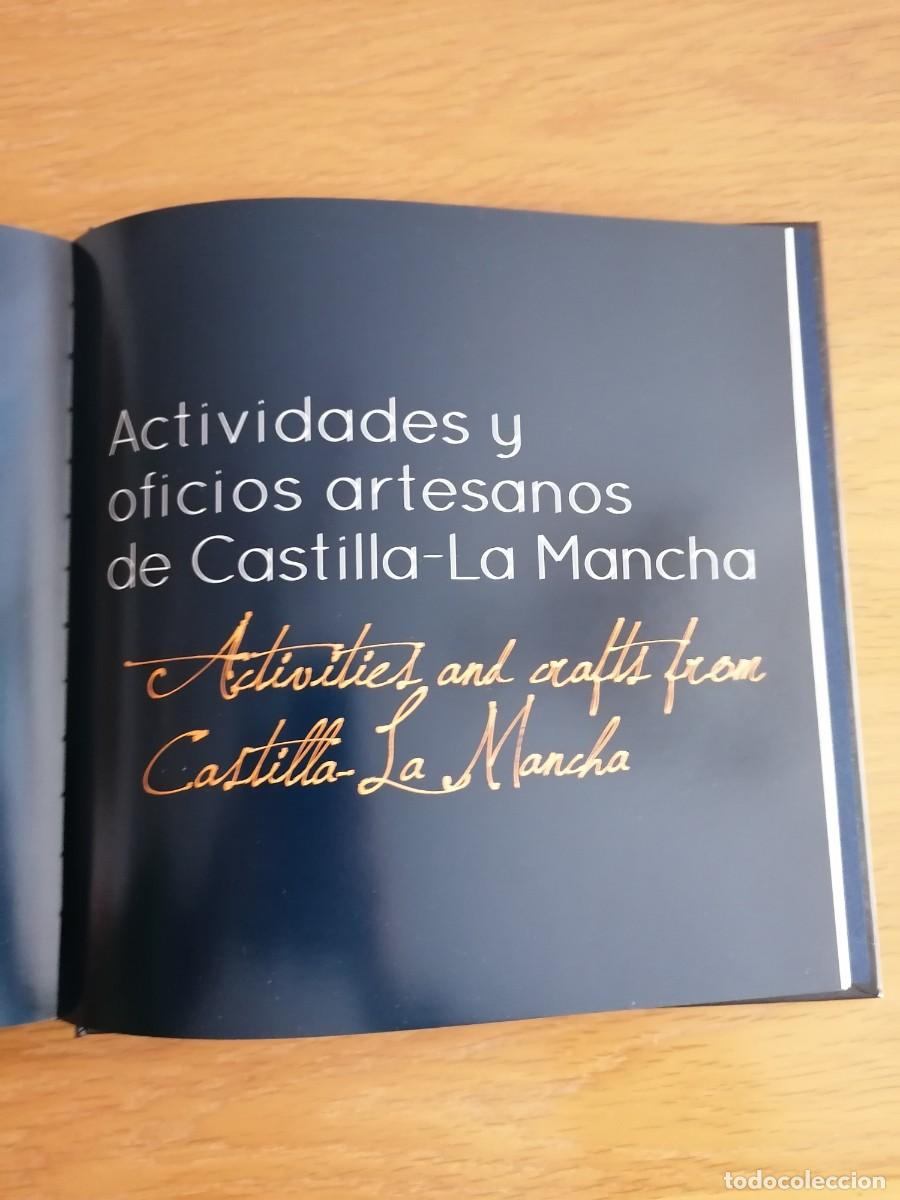 Libros de segunda mano: Libro Oficios artesanos de Castilla-La Mancha, con el alma en las manos