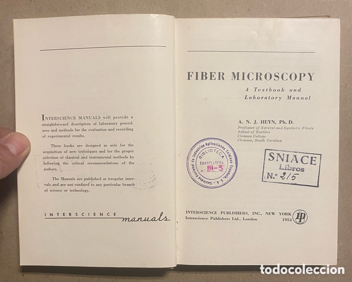 Libros de segunda mano: FIBER MICROSCOPY. A TEXTBOOK AND LABORATORY MANUAL. A.N.J. HEYN. INTERSCIENCE 1954. - Foto 2